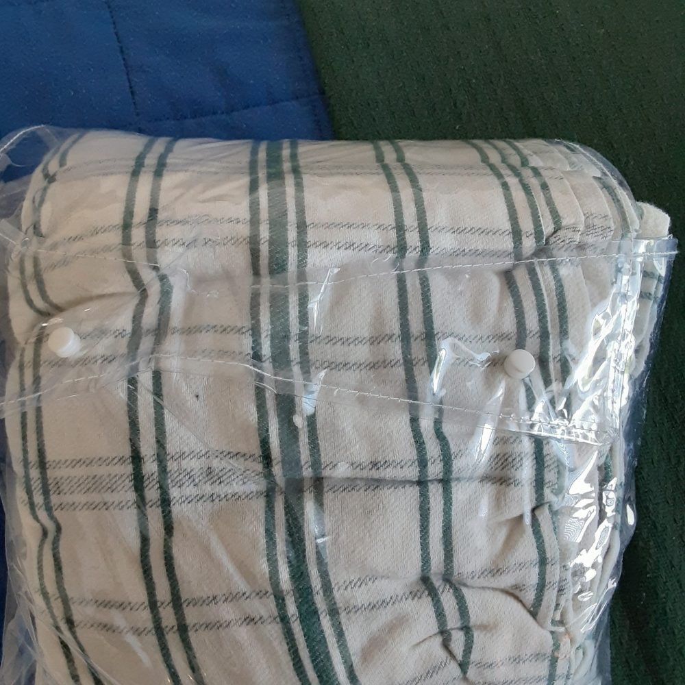 3 sets flannel sheet sets